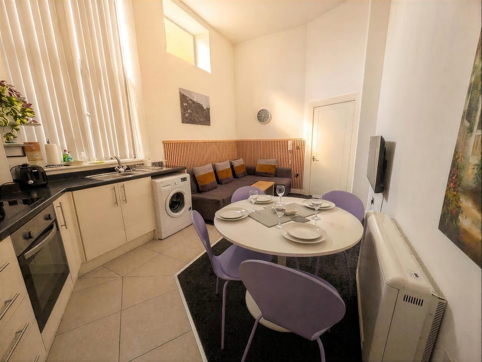 TV and multimedia, Living room, Dining area, kitchen