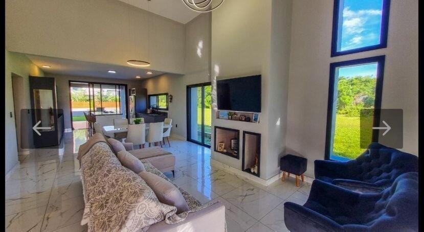 Communal lounge/ TV room, TV and multimedia, Living room, Seating area, Evening entertainment, Dinner