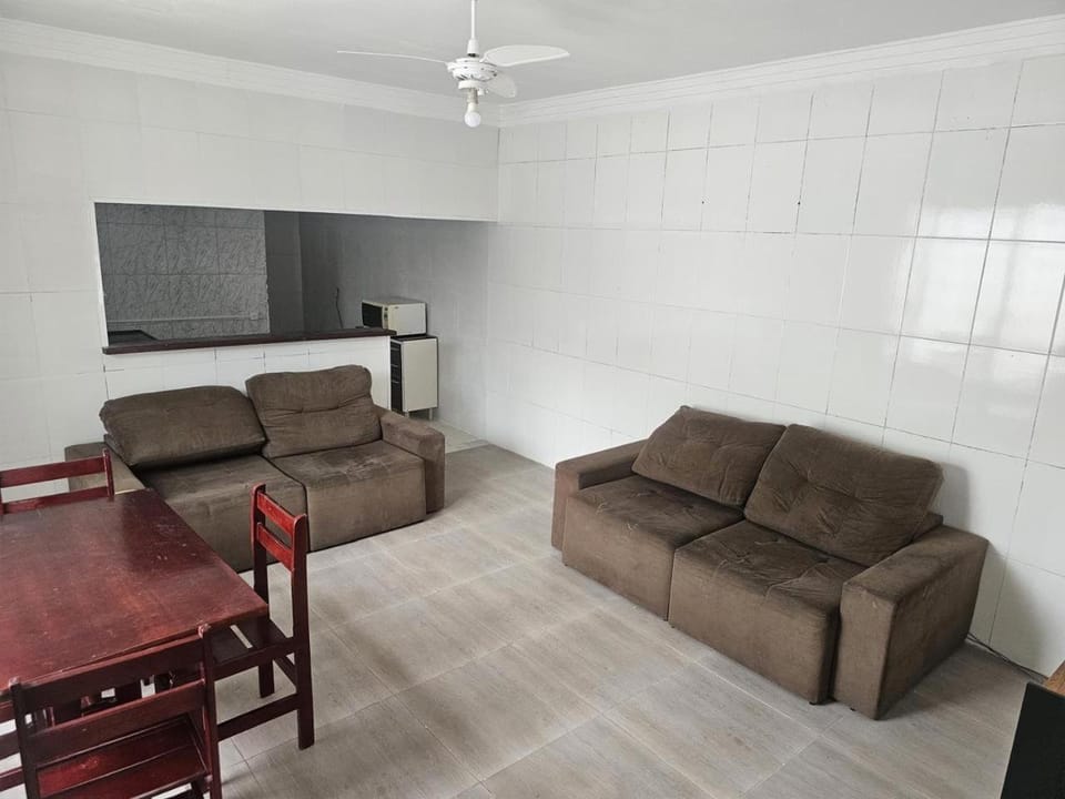 Casinha fechada temporariamente House in State of Goiás