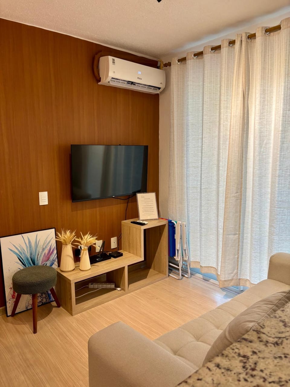 Communal lounge/ TV room, Seating area, air conditioner