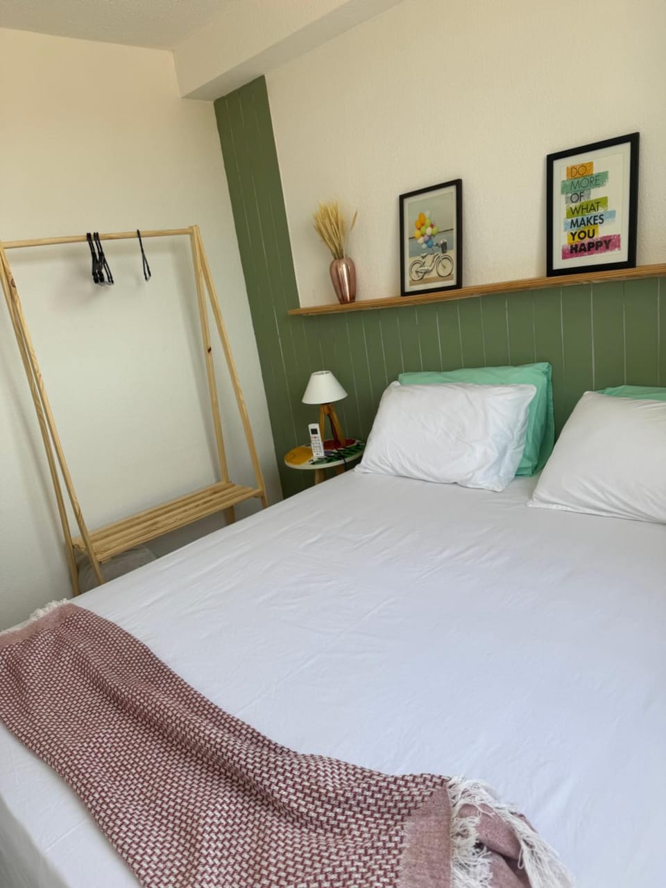 Bed, Photo of the whole room, towels, wardrobe, air conditioner