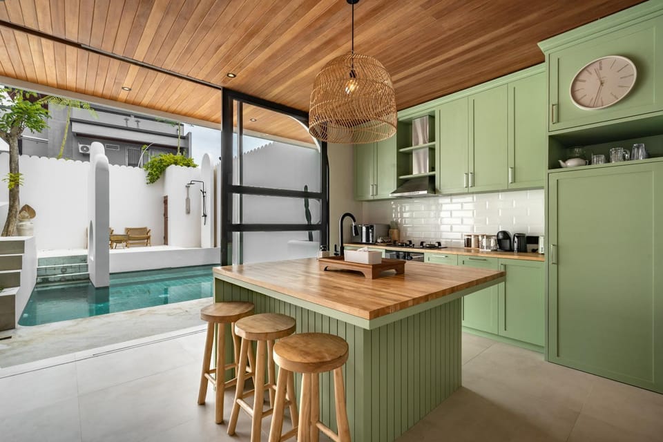 Coffee/tea facilities, Kitchen or kitchenette, Dining area