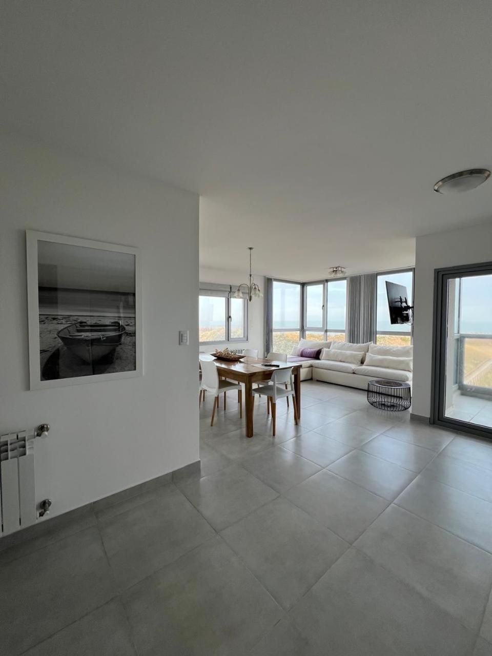 Departamento de lujo frente al mar con vista panorámica, pileta y cochera privada Apartment in Buenos Aires Province