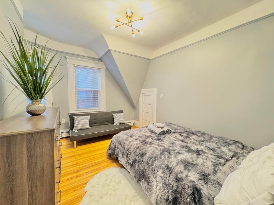 Waterfront NYC skyline views Apartment in Weehawken