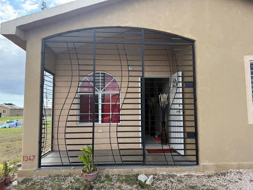 Finest Accommodation Phoenix Prk Village 1,Phase 4 lot 1347, 26 Sheawater Ave Apartment in Saint Catherine Parish