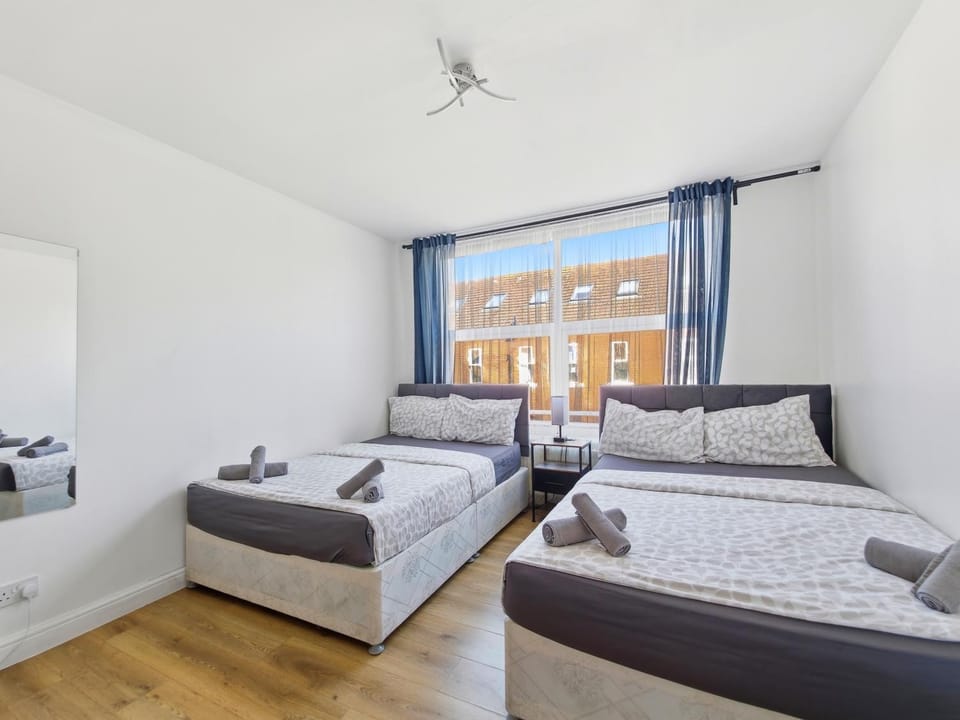 4 pers studio style room Near South Wimledon station R3 Bed and Breakfast in London
