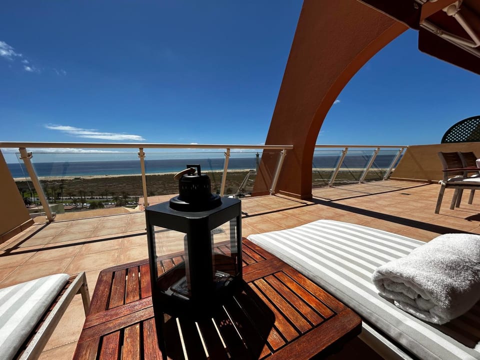 Sea view, sunbed