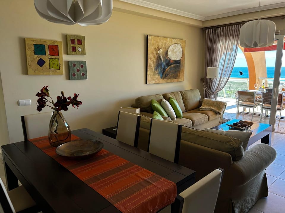 Living room, Dining area, Sea view