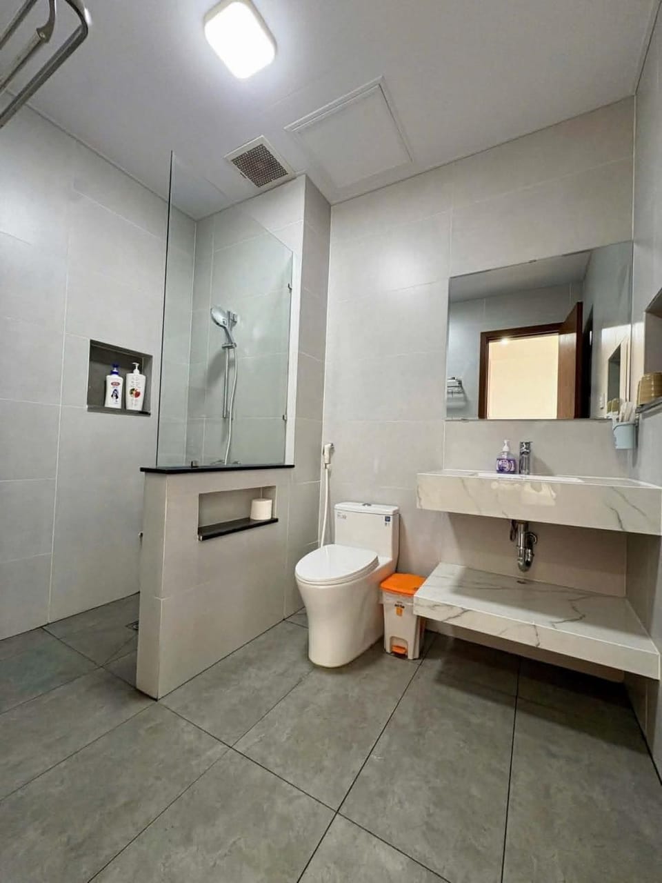 Shower, Toilet, Bathroom