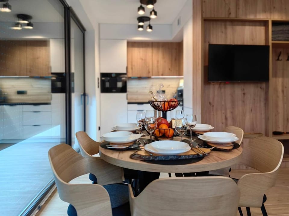 Kitchen or kitchenette, Living room, Seating area, Dining area, pet friendly