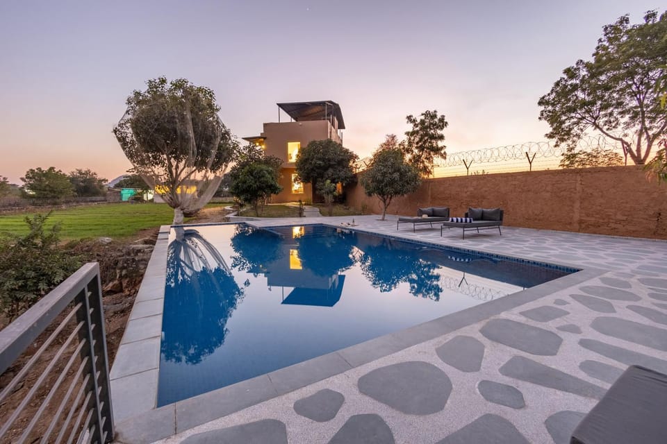 Day, Pool view, Swimming pool, sunbed