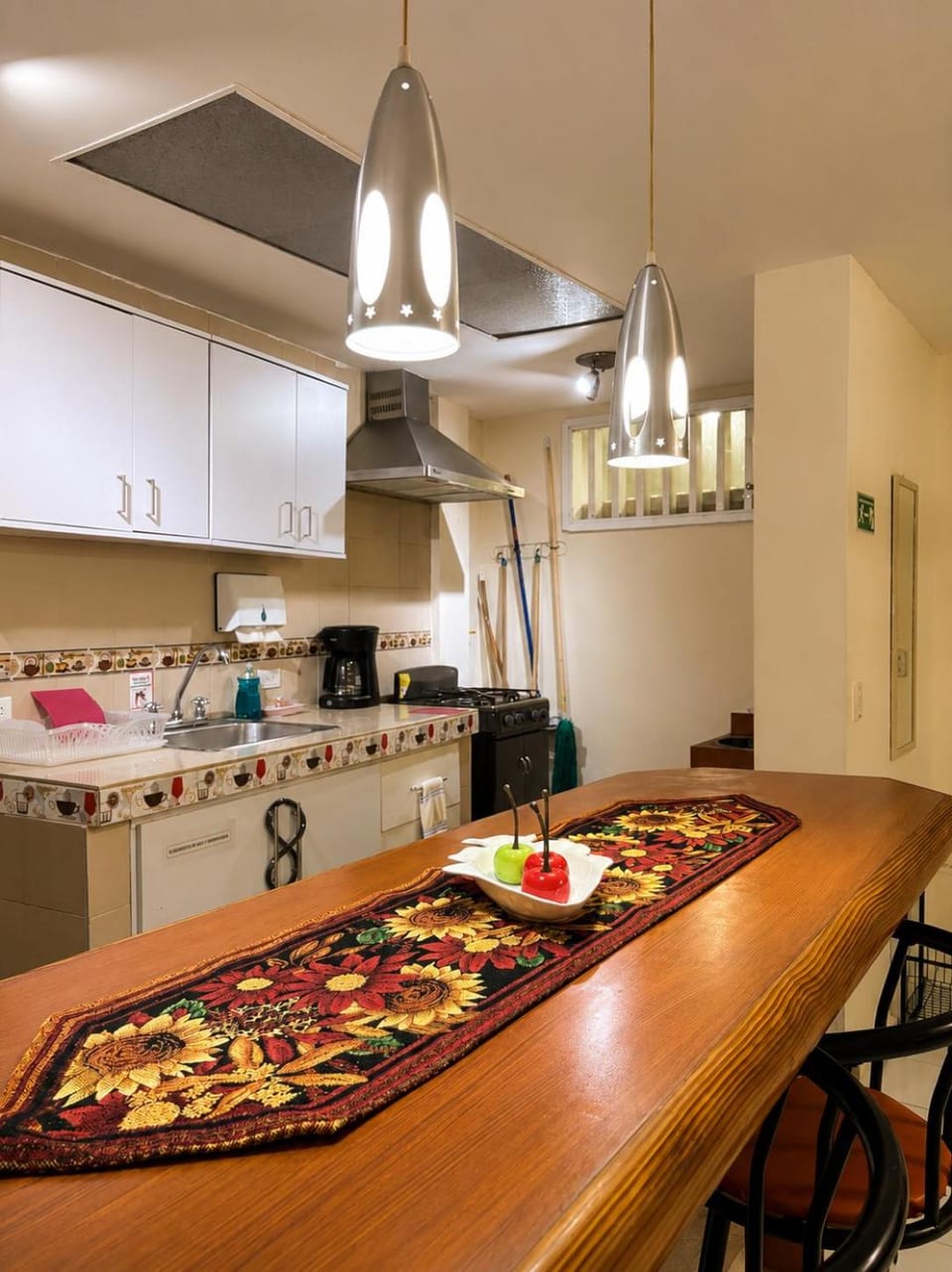 Kitchen or kitchenette, Dining area, kitchen