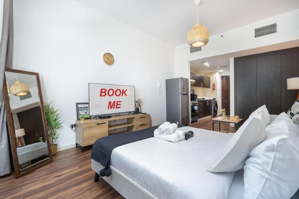 StayShort - Calm Studio Apartment Right by the Golf Courses in Sports City Apartment in Dubai