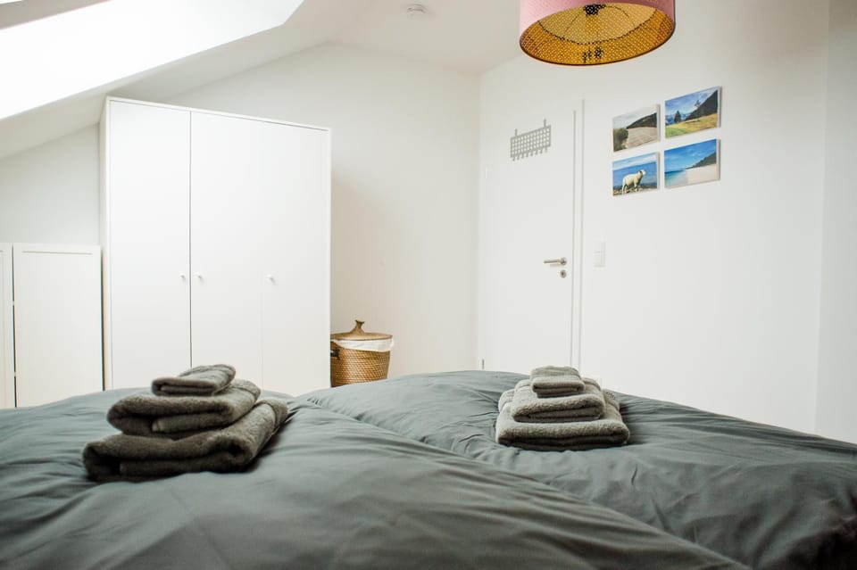 Bed, Bedroom, wardrobe