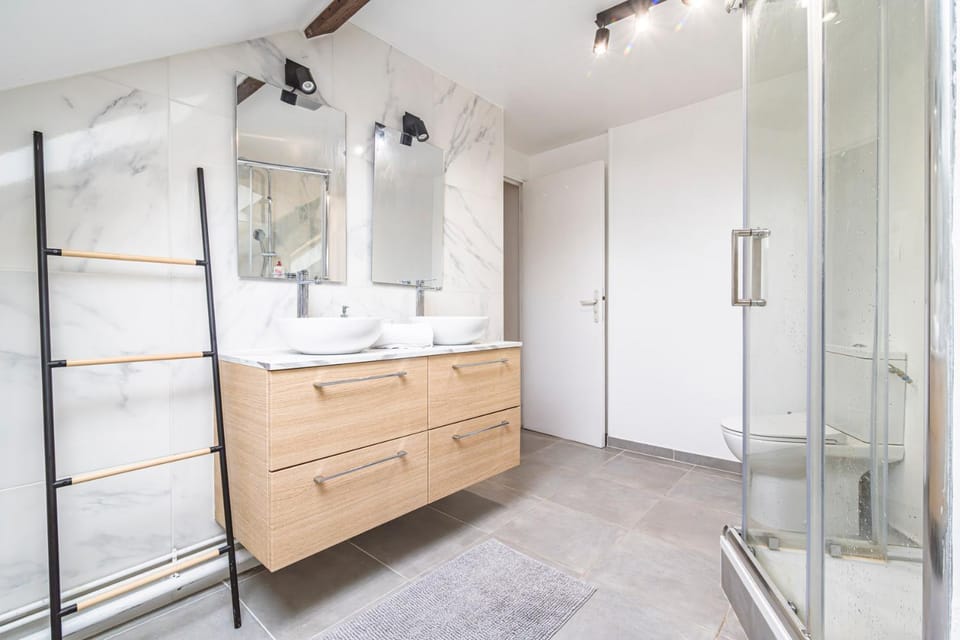 Grand appartement Reims gare centre 4 chambres Apartment in Reims