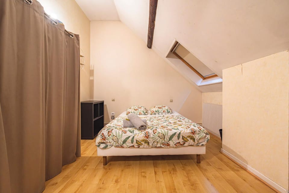 Grand appartement Reims gare centre 4 chambres Apartment in Reims