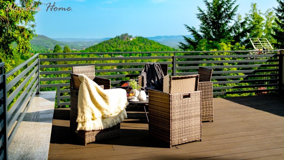 Nearby landmark, Day, View (from property/room), Balcony/Terrace, Mountain view