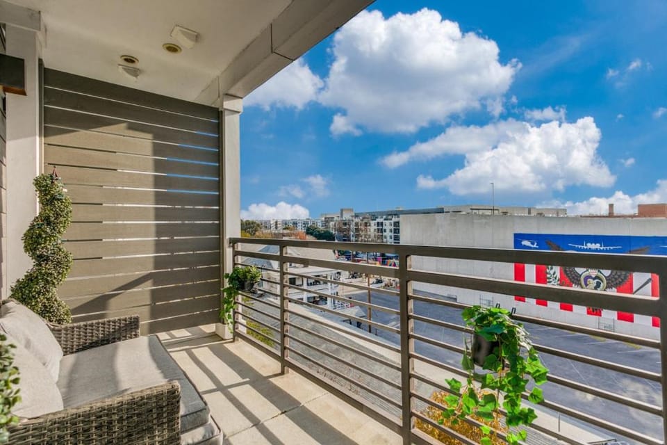 San Antonio TX Condo on Riverwalk w King Ste,Pets Apartment in San Antonio