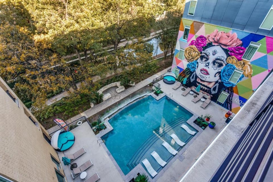 San Antonio TX Condo on Riverwalk w King Ste,Pets Apartment in San Antonio