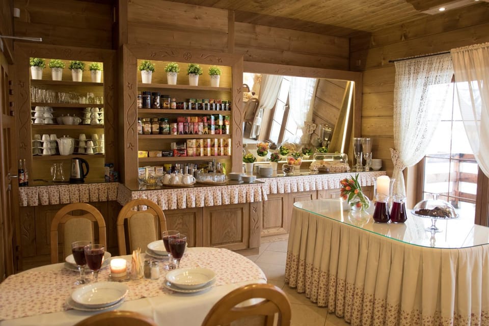 Food and drinks, Banquet/Function facilities, Communal kitchen, Food, Area and facilities, Drinks, Non alcoholic drinks
