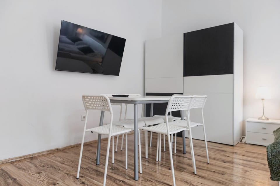 TV and multimedia, Dining area