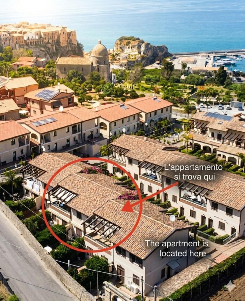 Bird's eye view, Mountain view, Sea view, Street view, Quiet street view