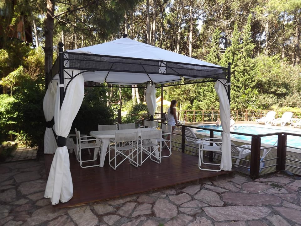 Patio, Day, Swimming pool