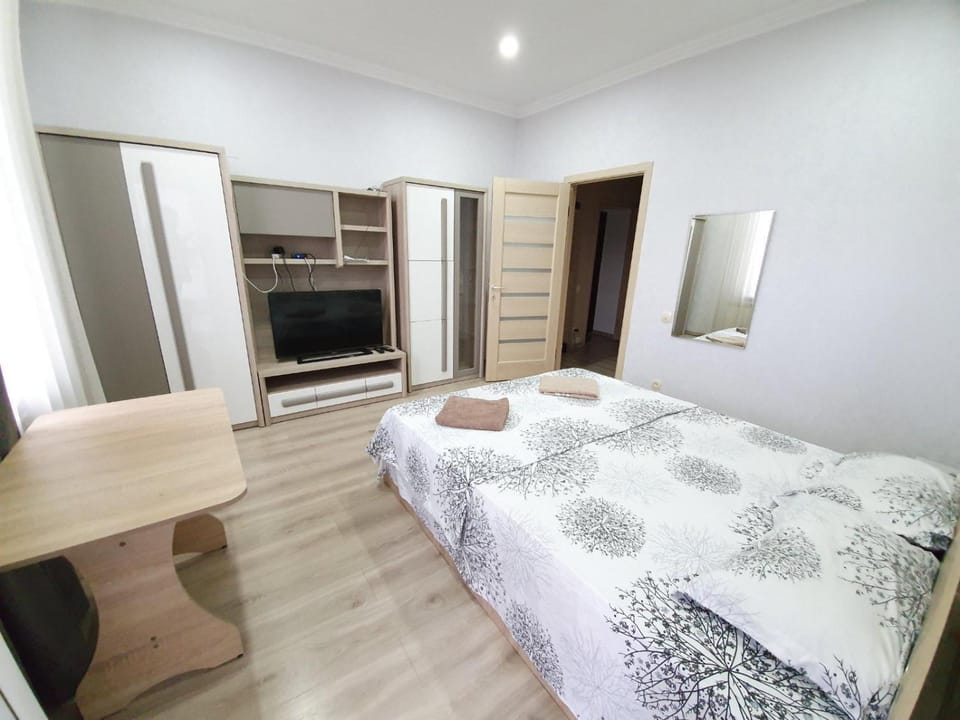 Bed, Photo of the whole room, Bedroom, towels, wardrobe