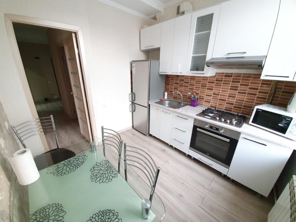 Kitchen or kitchenette, Dining area, oven, pet friendly, stove