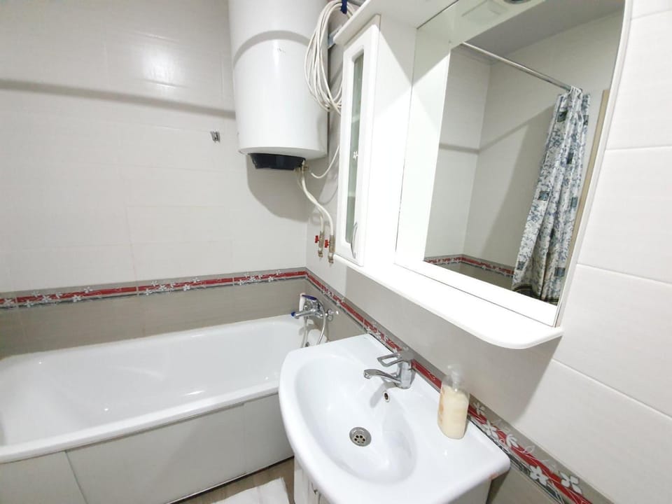 Shower, Toilet, Bathroom, Bath, towels