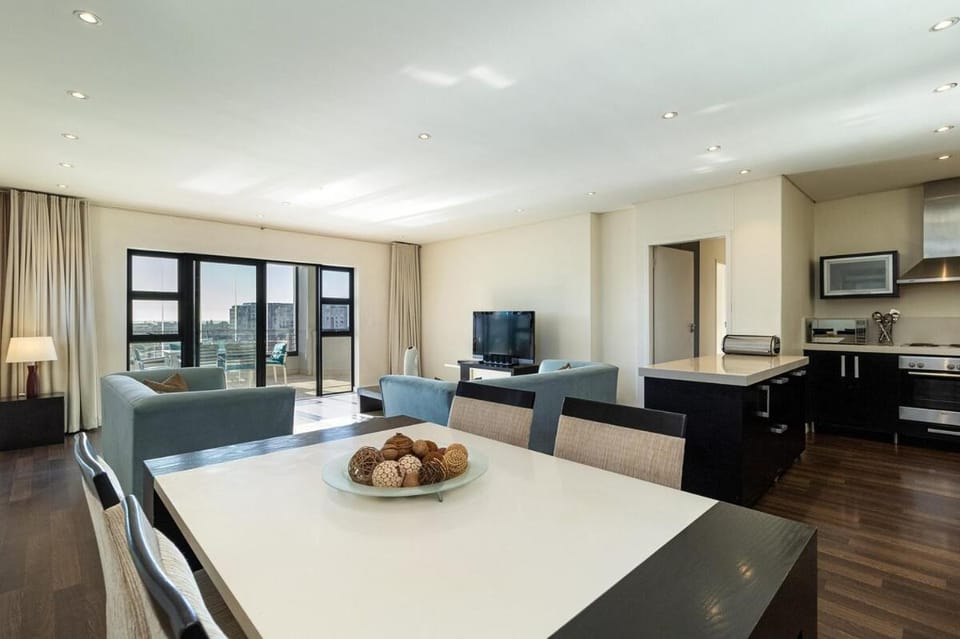 Skyline Serenity - Knightsbridge Apartment in Cape Town