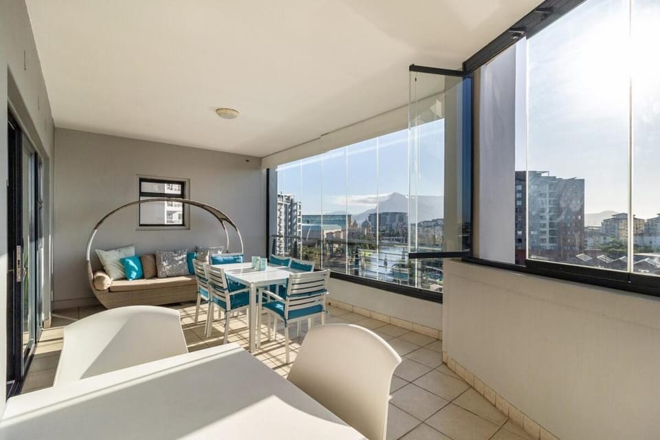 Skyline Serenity - Knightsbridge Apartment in Cape Town