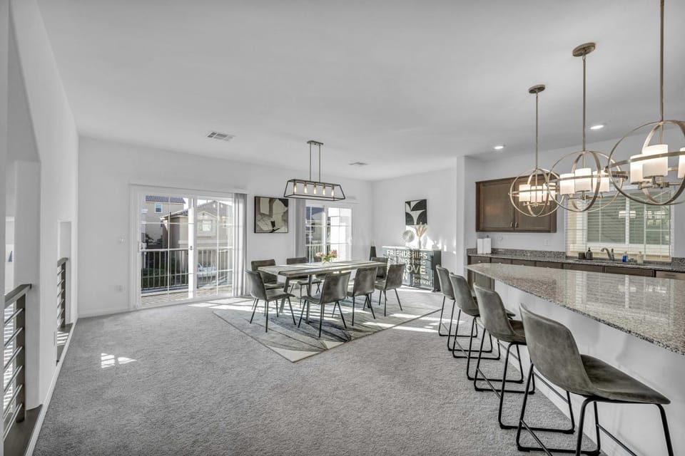 The Modern Gem - Sparkling New Villa Villa in Spring Valley