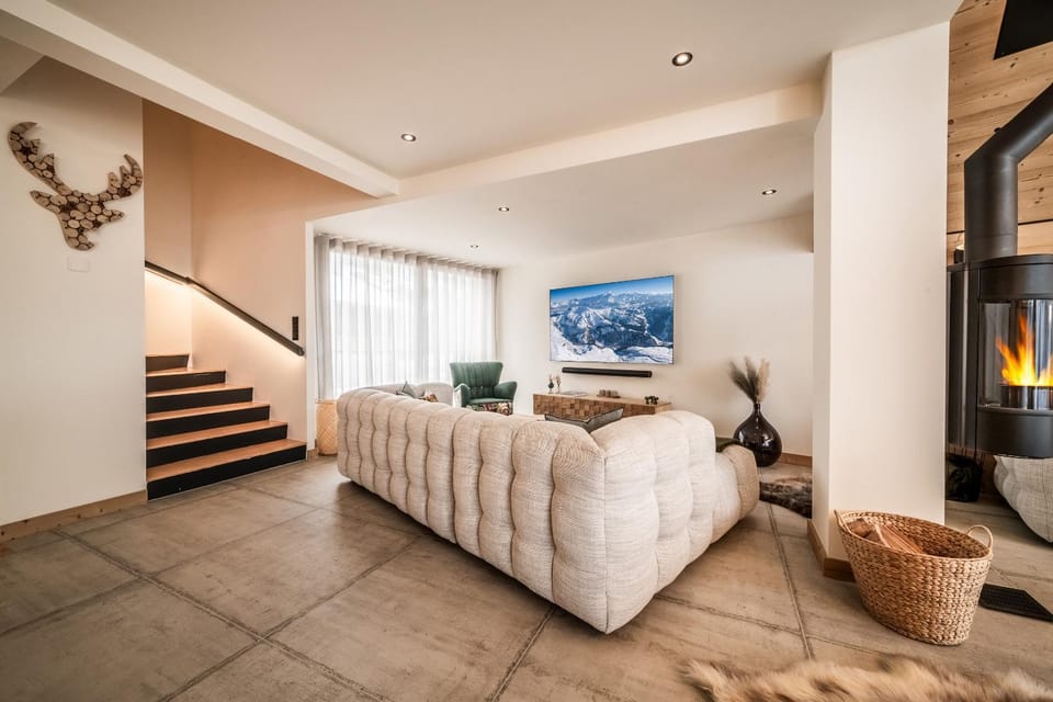 Living room, Photo of the whole room, Seating area