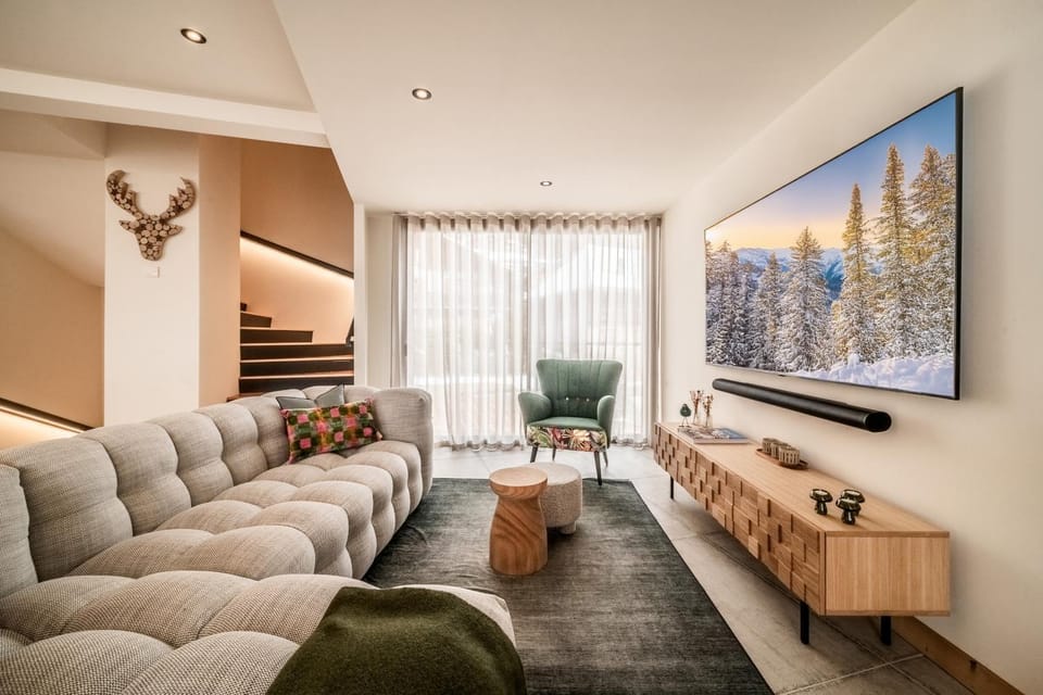 TV and multimedia, Living room, Seating area