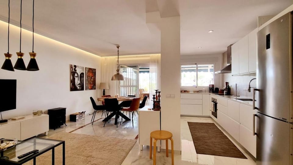 Kitchen or kitchenette, Dining area, dishwasher, oven, stove