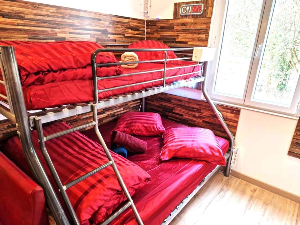bunk bed