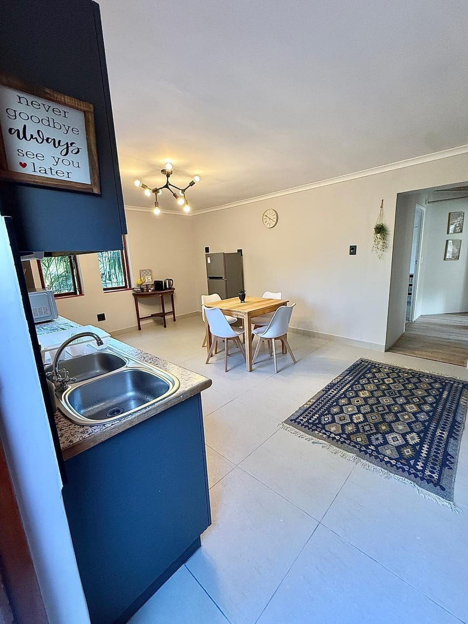 Spacious George self catering apartment for families, golfers, business travellers and couples 1 queen bed 2 sleeper couches Apartment in Western Cape