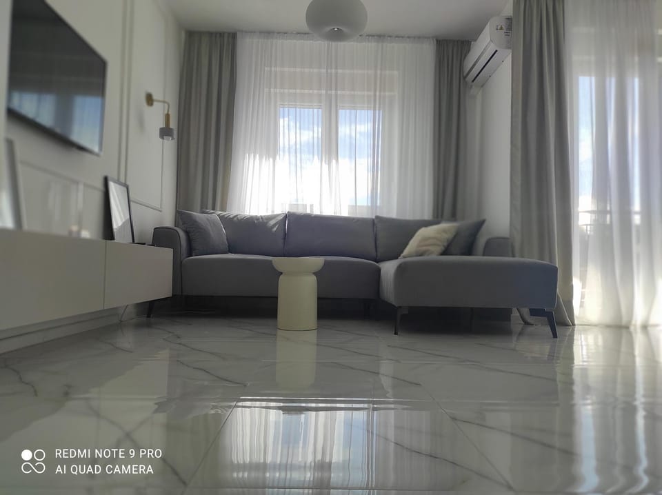 Lullaby Apartment Bijeljina - Balcony View & Private Garage Apartment in Vojvodina