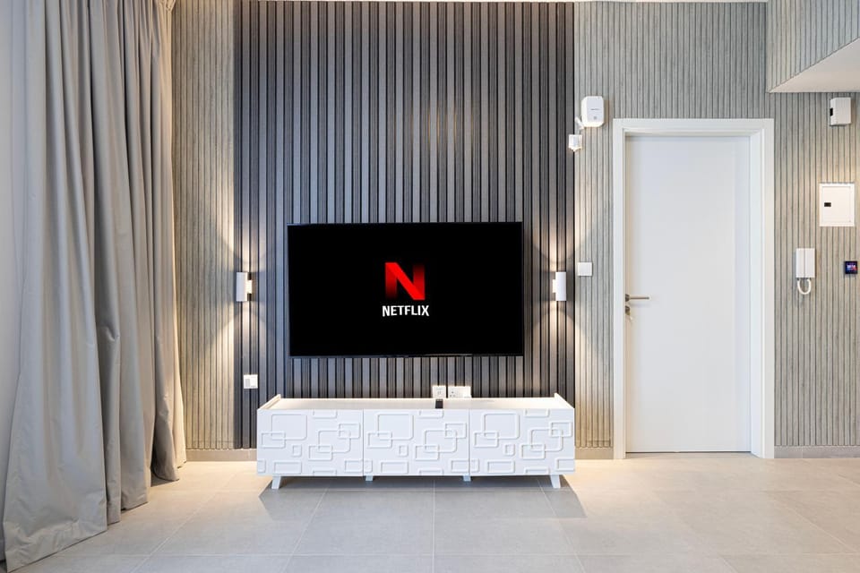 1BR The Modern Al Jada Home by Blue Cloud Holidays Apartment in Al Sharjah