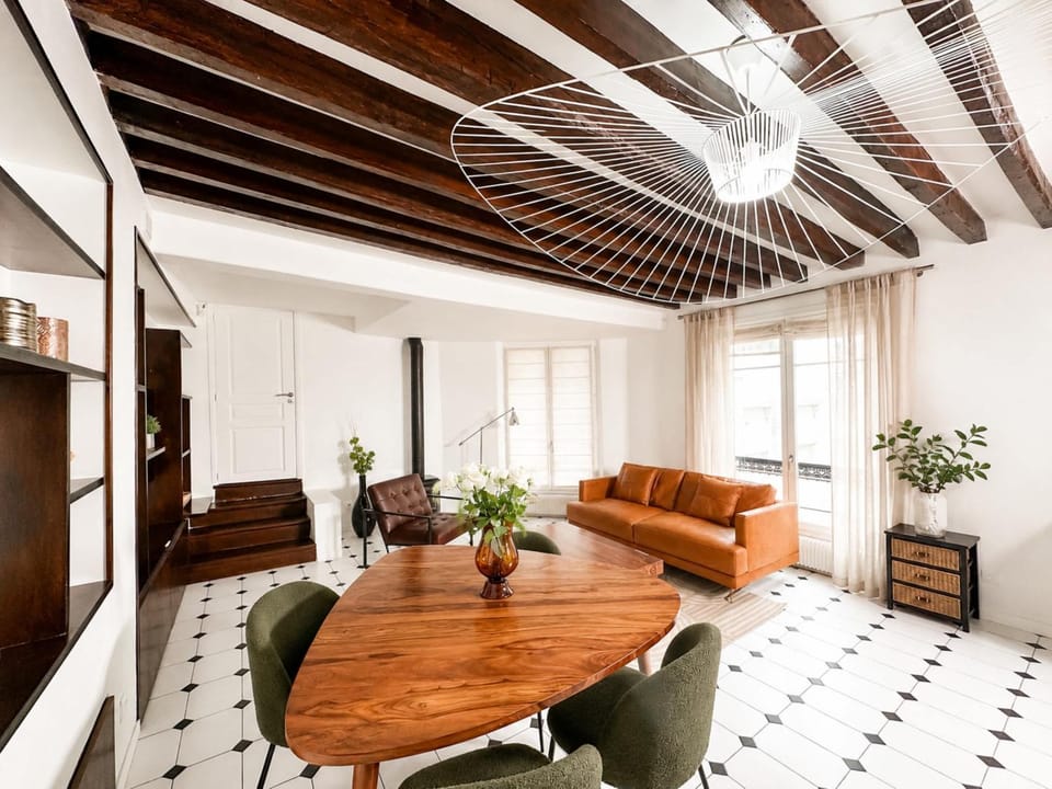 Living room, Seating area, Dining area