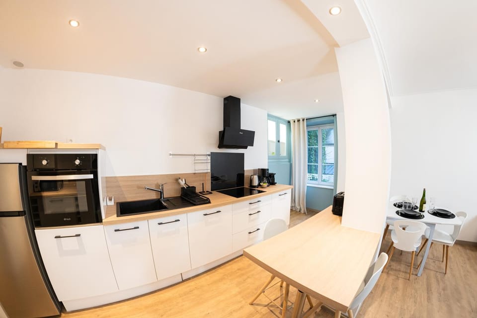 Kitchen or kitchenette, Communal kitchen, stove