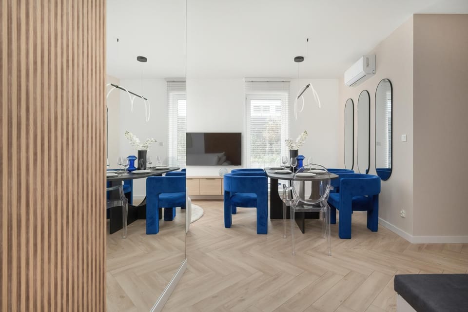 Seating area, Dining area, air conditioner