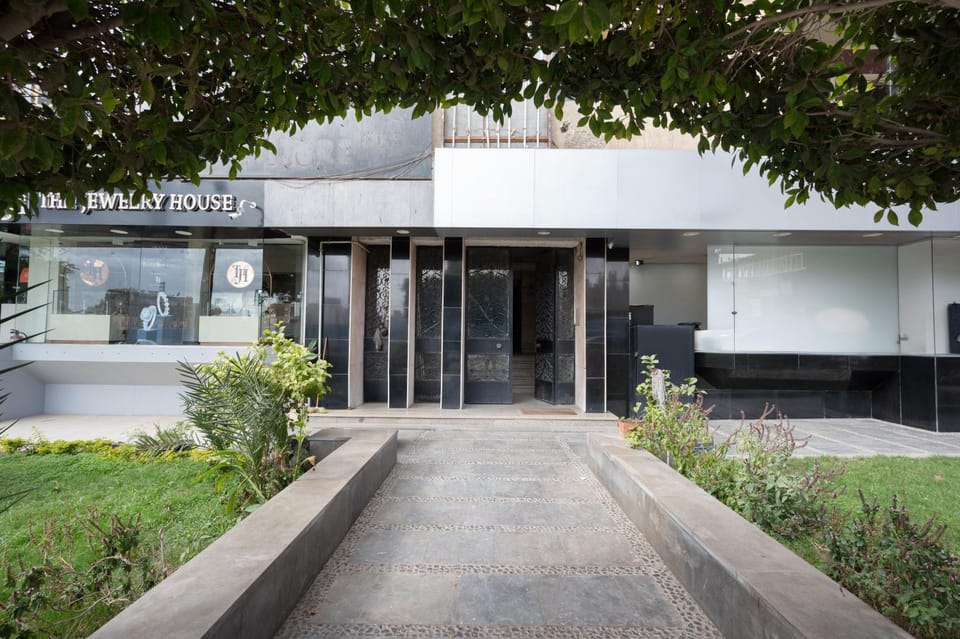 Property building, Facade/entrance