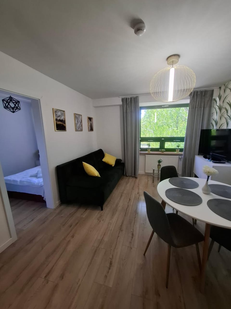 TV and multimedia, Living room, Photo of the whole room, Seating area