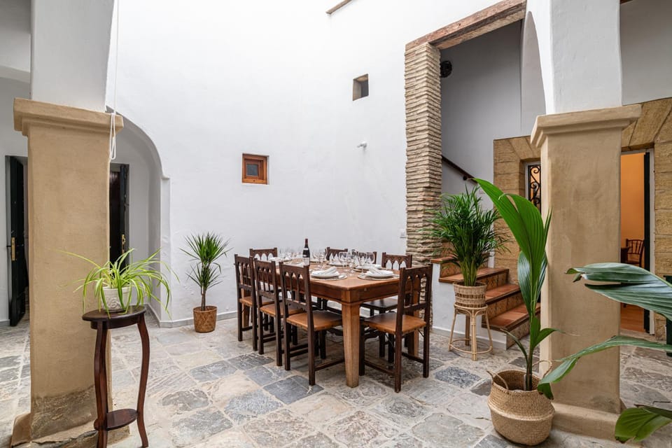 Patio, Dining area