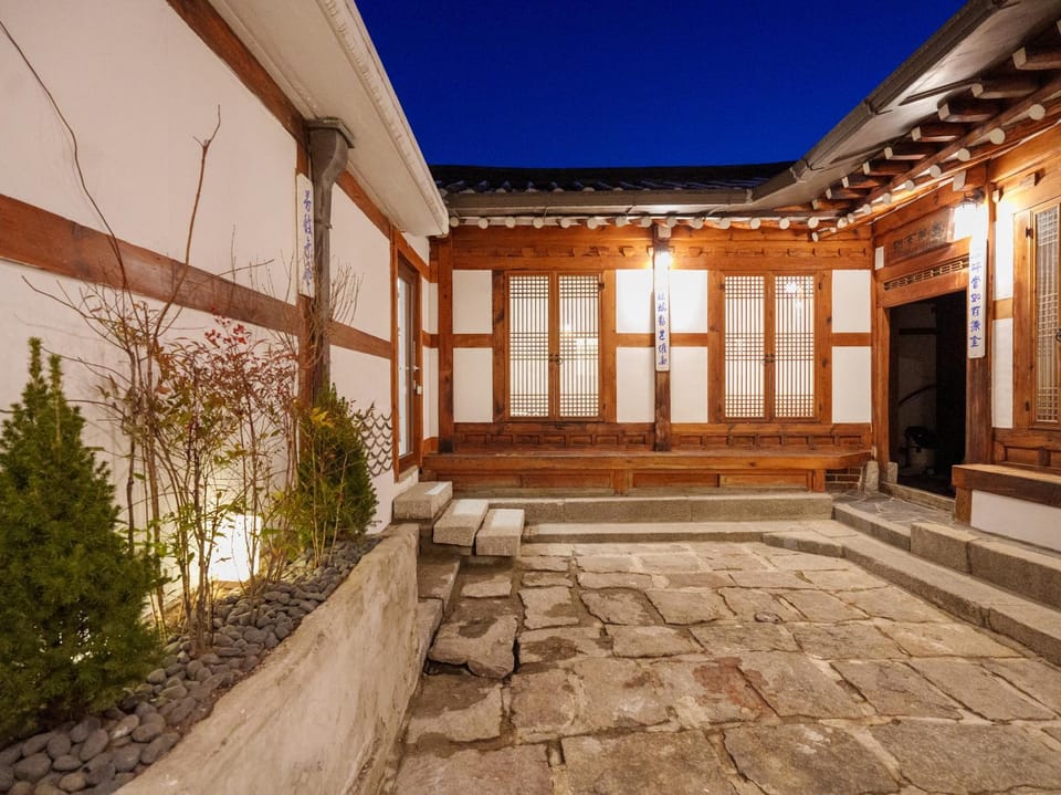 Bukchon Hanok - 'Yul Jae' The access code is sent by message Apartment in Seoul