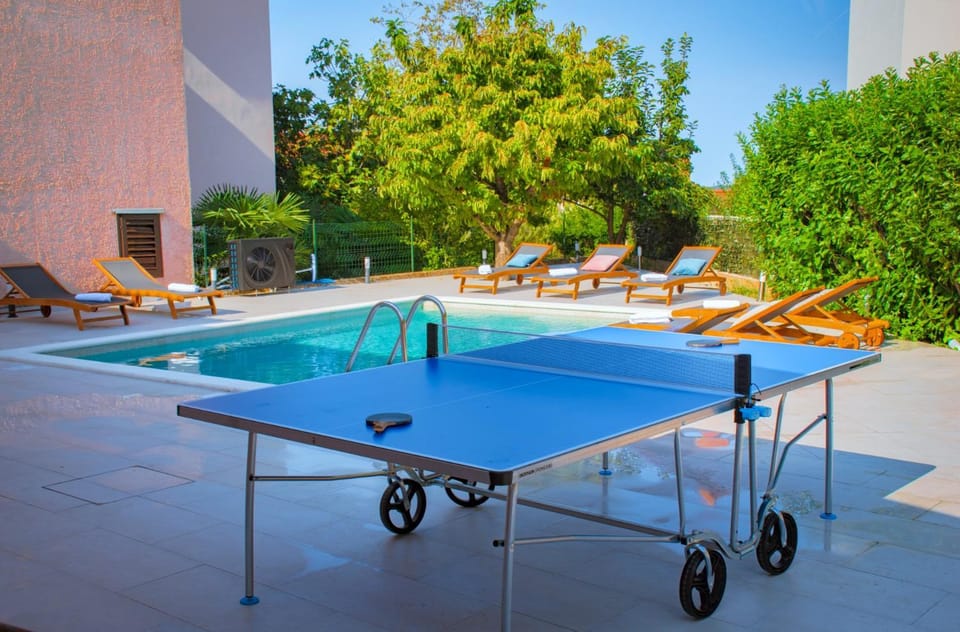 Day, Table tennis, Swimming pool
