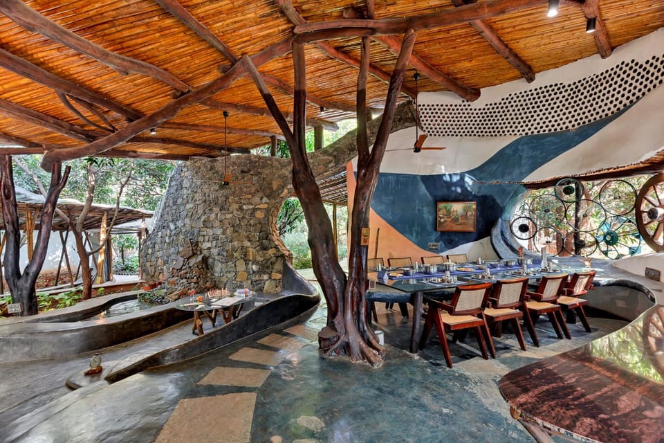 Restaurant/places to eat, Communal lounge/ TV room, Living room, Banquet/Function facilities, Seating area, Evening entertainment, Breakfast, Lunch, Dinner