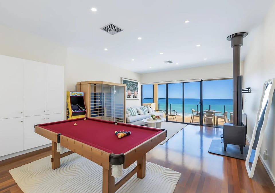 Billiard, Game Room, Sauna, Sea view